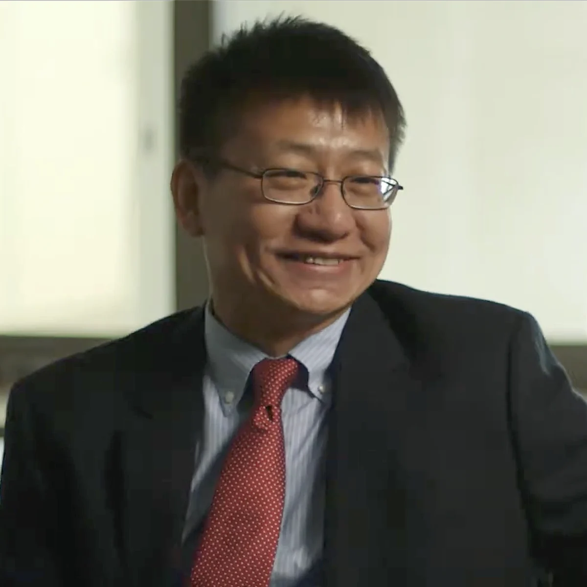 Portrait of Dr. Steven Zhang